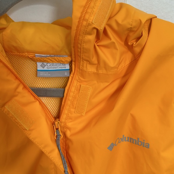 Columbia Rain Jacket - Picture 2 of 3